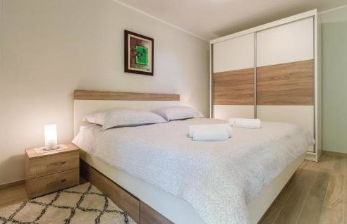 2 Bedroom Amazing Apartment In Kanfanar - Foto 18