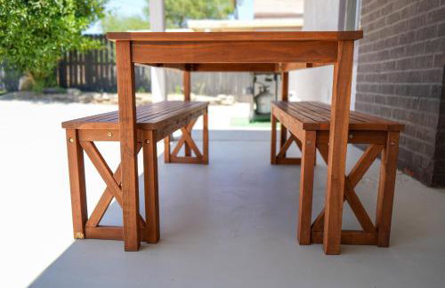 The Pink Cactus - Desert Retreat - Luxe Pool, Golf & Game Room - Foto 35