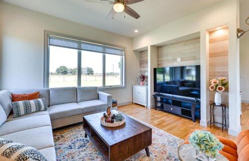 26-Acre Pilot Point Ranch Home with Pool and Mini Golf - Foto 4