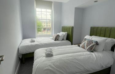 Square Flat - Modern - En-Suites - 6 Guests - Foto 15