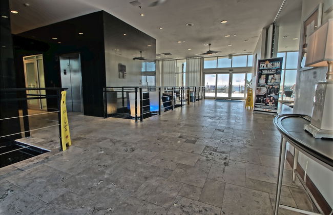 Sterling Breeze - Luxury Beach Front Condo - Photo 7