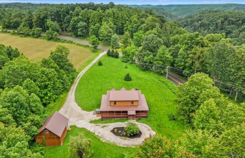 Red River Gorge Family Cabin with Hot Tub - Foto 8