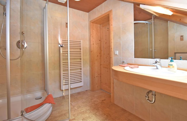 Quaint Farmhouse in Langenbach near Lake - Photo 11