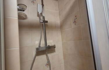 Chalet familial authentique et spacieux 2 chambres 4 à 6 personnes avec parking proche des remontées - Foto 7