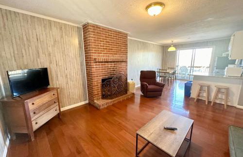 Cottage 11 Lees Ford Marina - Photo 1