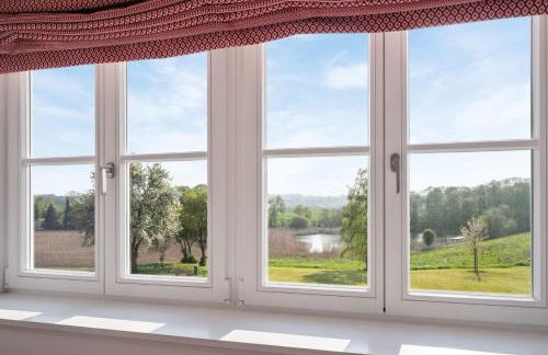 GUT KLETKAMP "Mühlenhof 4" - Ruhige Ferienwohnung mit 3 Schlafzimmern I Terrasse mit See- & Naturblick I Gemeinschaftsgarten I 15 Min zur Ostsee I Küche I Parkplatz I Waschmaschine I WLAN - Foto 22