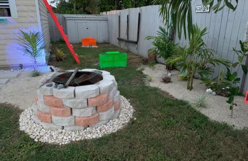 Quaint Coastal Pool Home on Florida's Space Coast - Foto 7