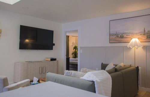 Bohemian ChiC SpaCation-Private HotTub-Close to Downtown-No Pet Fee! - Foto 26