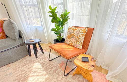 Renovated home seconds from town - Foto 26