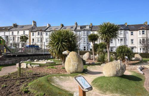 Flat 2, 10 Seafield Road - Photo 22