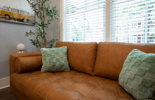 Fun & Renovated Artsy Downtown Apt Dog Friendly with Fully Fenced Backyard and Private Parking - Foto 34