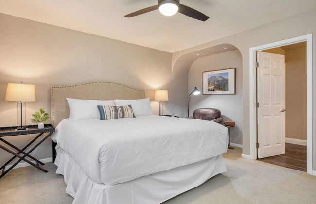 Blue Spruce by Avantstay Cozy Home w/ Dual Decks - Foto 10