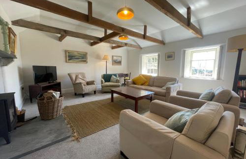 The Coach House within heritage Tregrehan Garden on Cornwall's South Coast - Photo 5