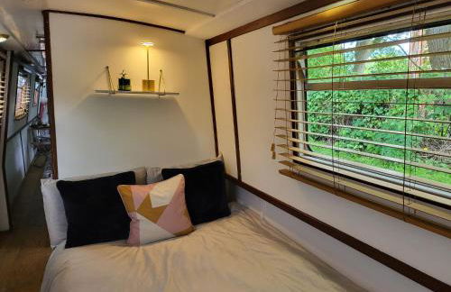 Lovely Canal Boat in Little Venice for Family & Friends - Photo 8