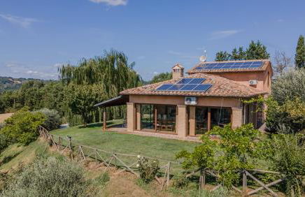 Villa San Lorenzo - Hilltop Villa With Private Pool, Jacuzzi & AirCO - Photo 15