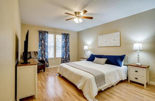 Family Getaway with Fenced Yard in Haltom City! - Foto 15