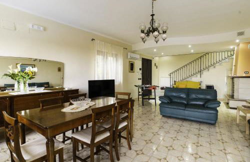 Villa Sara sull'etna con Piscina - Foto 7