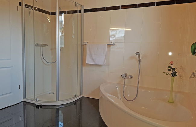 Reizendes Ferienhaus mit Swimmingpool Naehe Ostsee - Foto 13