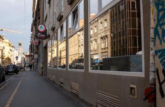 BlueDahlia Apartment - 4-min Walk to Main Station - Zagreb Donji grad - Photo 40