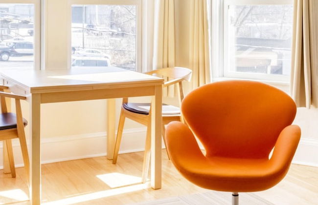 Downton Annie Apartment Four 2 BD 1BA Parking - Foto 14