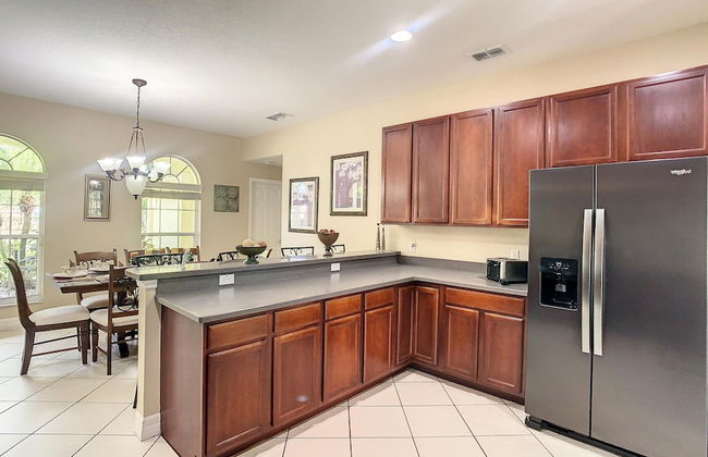 Fantastic 7 Bed 6 Bath in Prestigious Gated Comm - Foto 22