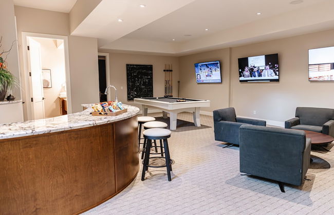 Lakeview Luxury Home in Vineyard w Infinity Pool hot tub - Photo 40