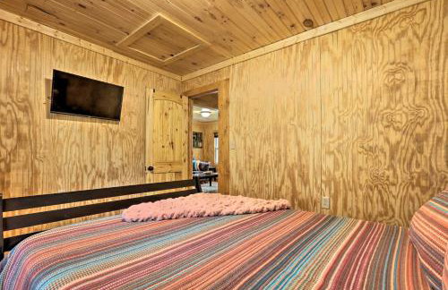 Cozy Creekside Cabin about 24 Mi to Red River! - Foto 12