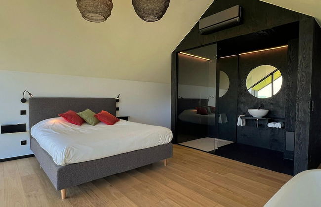 Amazing Lodge With Shared Pool - Photo 3