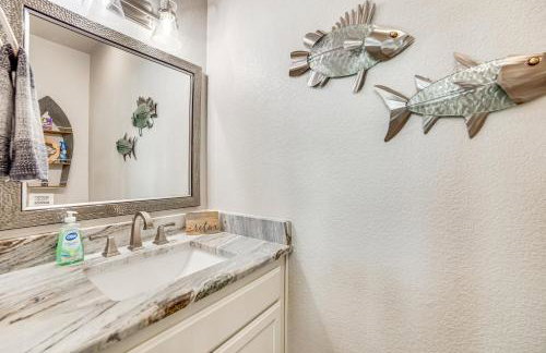 Private Dock and Yard! Modern Getaway in Mabank - Foto 9