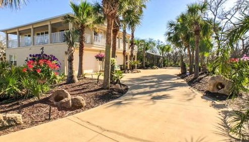 Beach Home with Amazing Oasis Pool Spa Waterfall Fire Pit Bikes - Foto 3