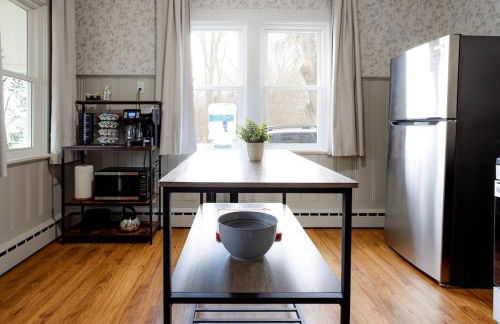 King Size Bed, Near Hwy, Work Desk, Close Parking - Foto 19