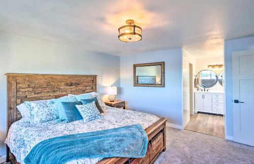 Lakeside Lacey Gem with Sauna and Private Dock - Foto 23