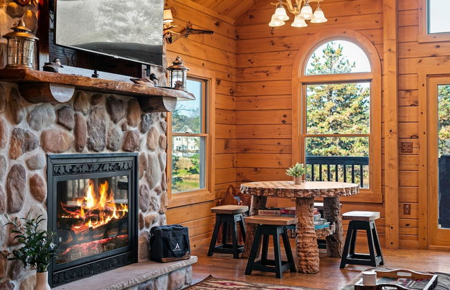 Deer Haven Cabin by Avantstay Waterfront Dock Firepit - Photo 13