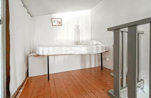 Awesome Home In Aramon With Outdoor Swimming Pool - Foto 17