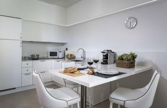 Embassy Aparthotel - Foto 9