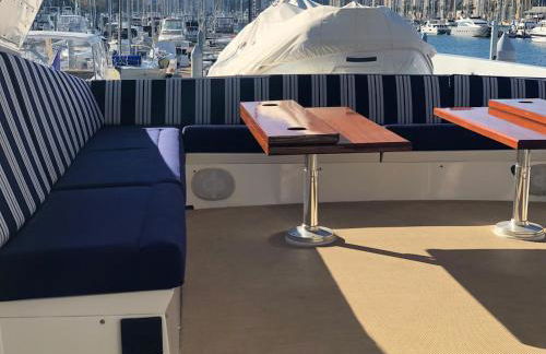 Luxury Afloat Yacht Paradise 3 bedrooms 3bath 5 beds with full Marina view - Foto 14