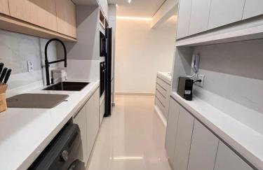 Apto em Bertioga com AC e Wi-Fi - 300m da praia - Photo 12