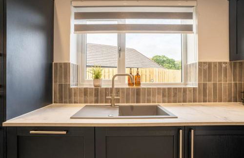 Cottage with Hot Tub near Knockhill - Foto 9