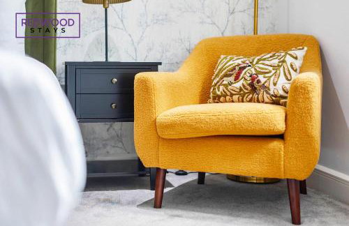 Quality Serviced Apartments in Camberley Town Centre, Free WiFi By Redwood Stays - Foto 10