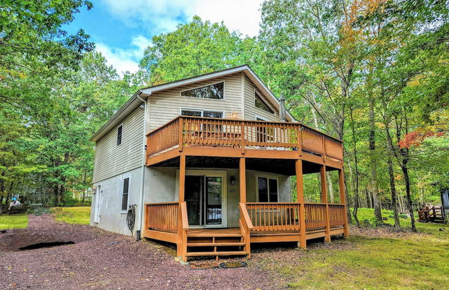 The Bear Foot Lodge by Avantstay Game Room, Deck, Beach/lake Access - Photo 1