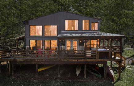 Waterfront w Hot Tub Fire Pit Deck & Water Toys - Foto 29