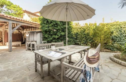 Luxury Villa with Jacuzzi in Les Issambres - Foto 14