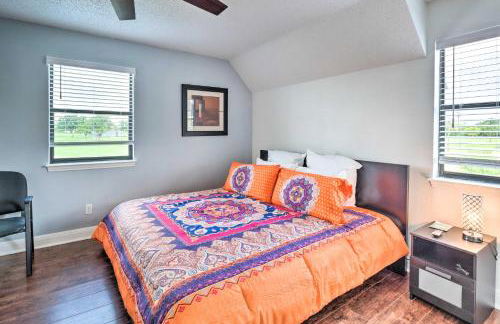 Gingerland Ranch in Del Valle Game Room and Porch - Foto 22