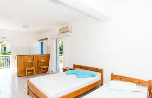 Blue White Apartments - Kefallonia Poolside Retreats - Foto 25