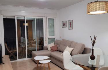 Piso céntrico en 2° línea de playa - Foto 1