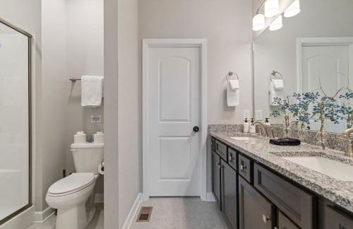 Cottage with 3 King Beds, 3 min to Marina, Fire Pit - Foto 68