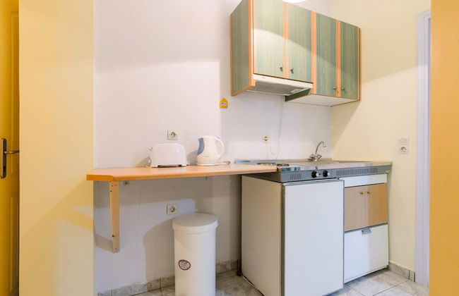 Regina Apartments - Photo 13