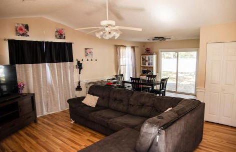 12 mi from Parris Island Cozy home - Photo 2