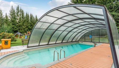 Retreat with Sauna, Hot Tub - Photo 2