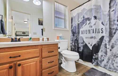 Cascade Cabin Mountain Getaway with Private Beach - Foto 40